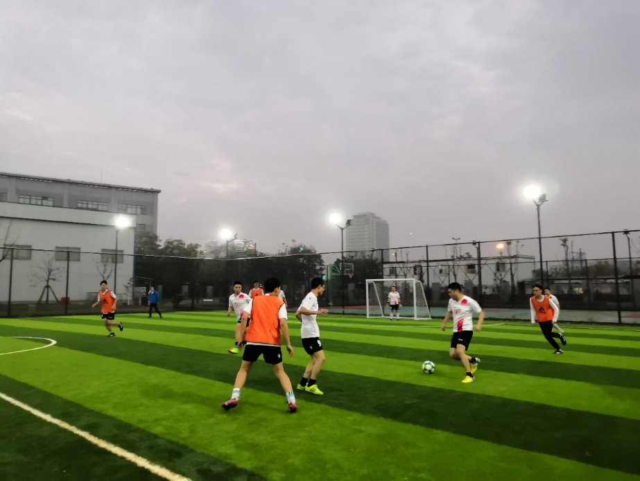 上海硅酸盐所举行庆祝独立建所60周年足球邀请赛暨足球场落成仪式