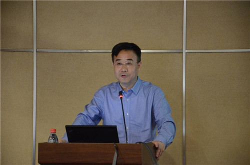 沈阳金属所所长杨锐研究员作报告